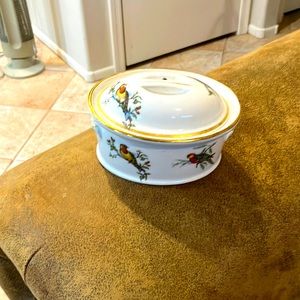 Pollivuyt covered casserole dish